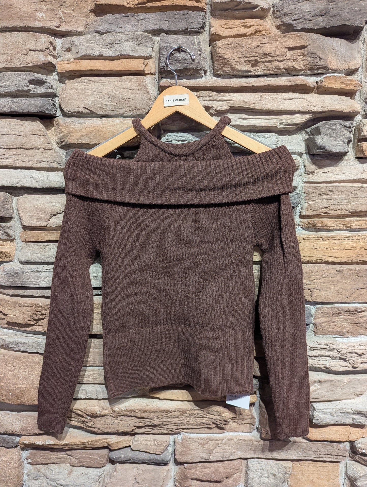 Off shoulder Knit Top