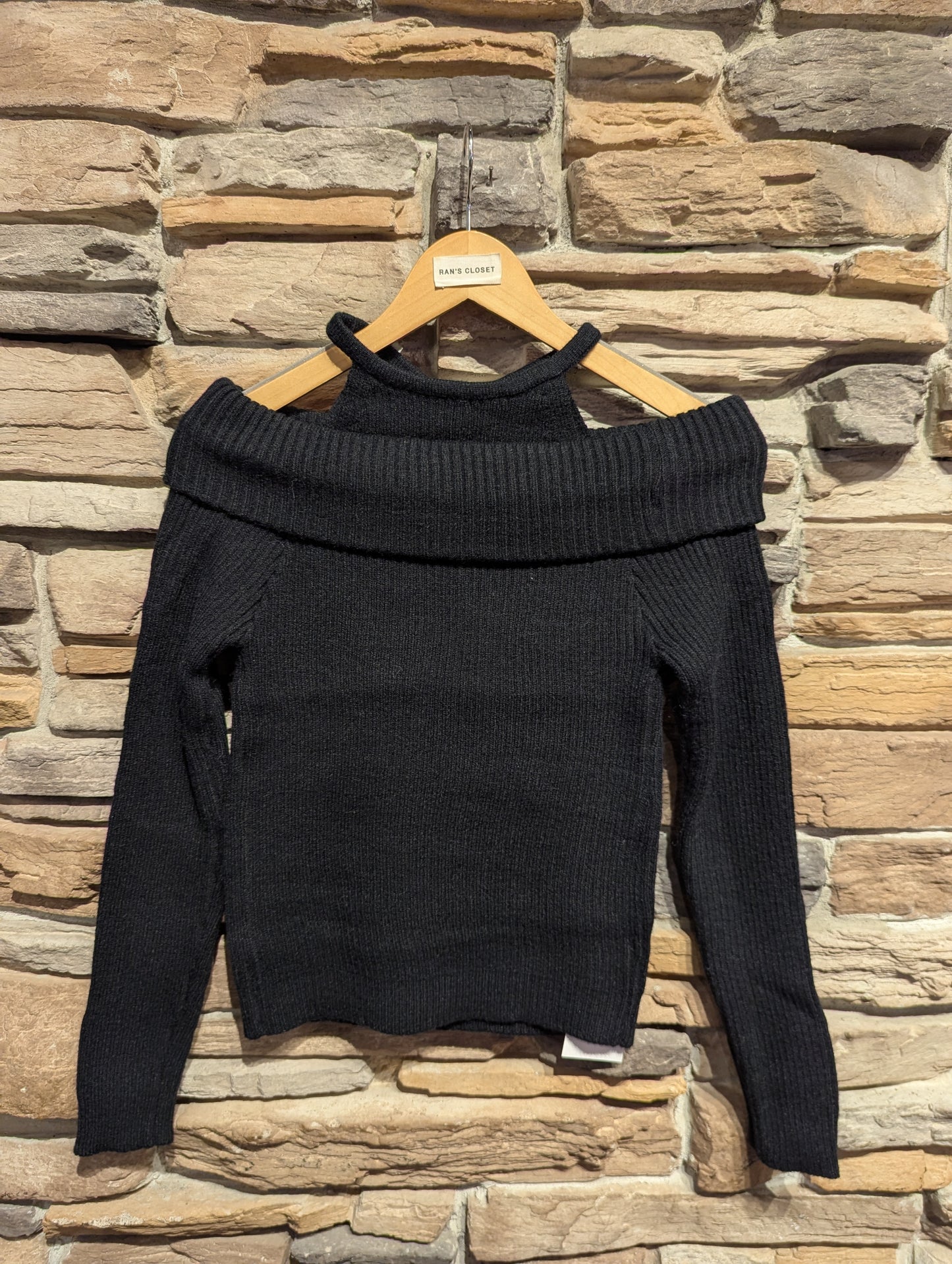 Off shoulder Knit Top