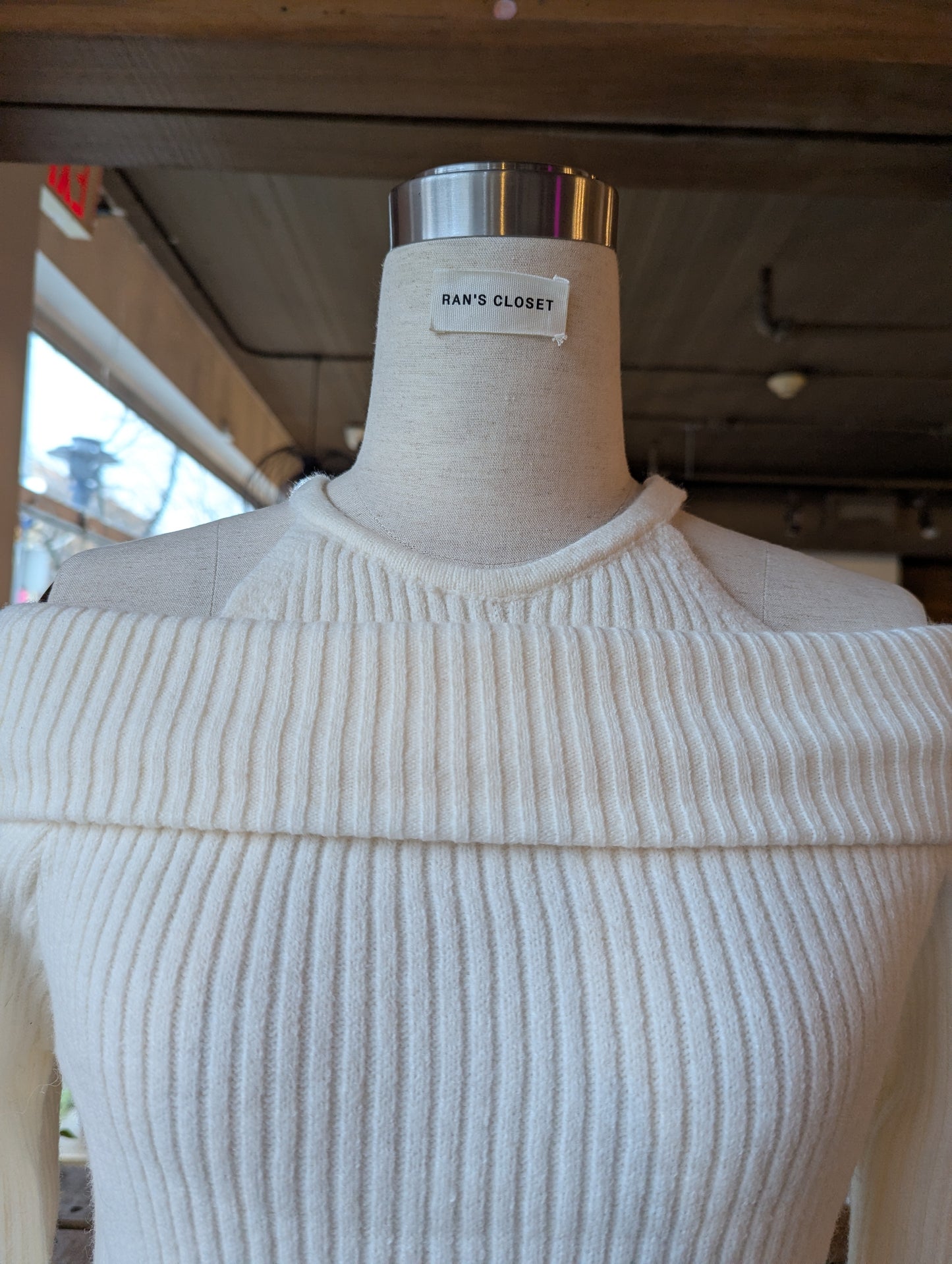 Off shoulder Knit Top