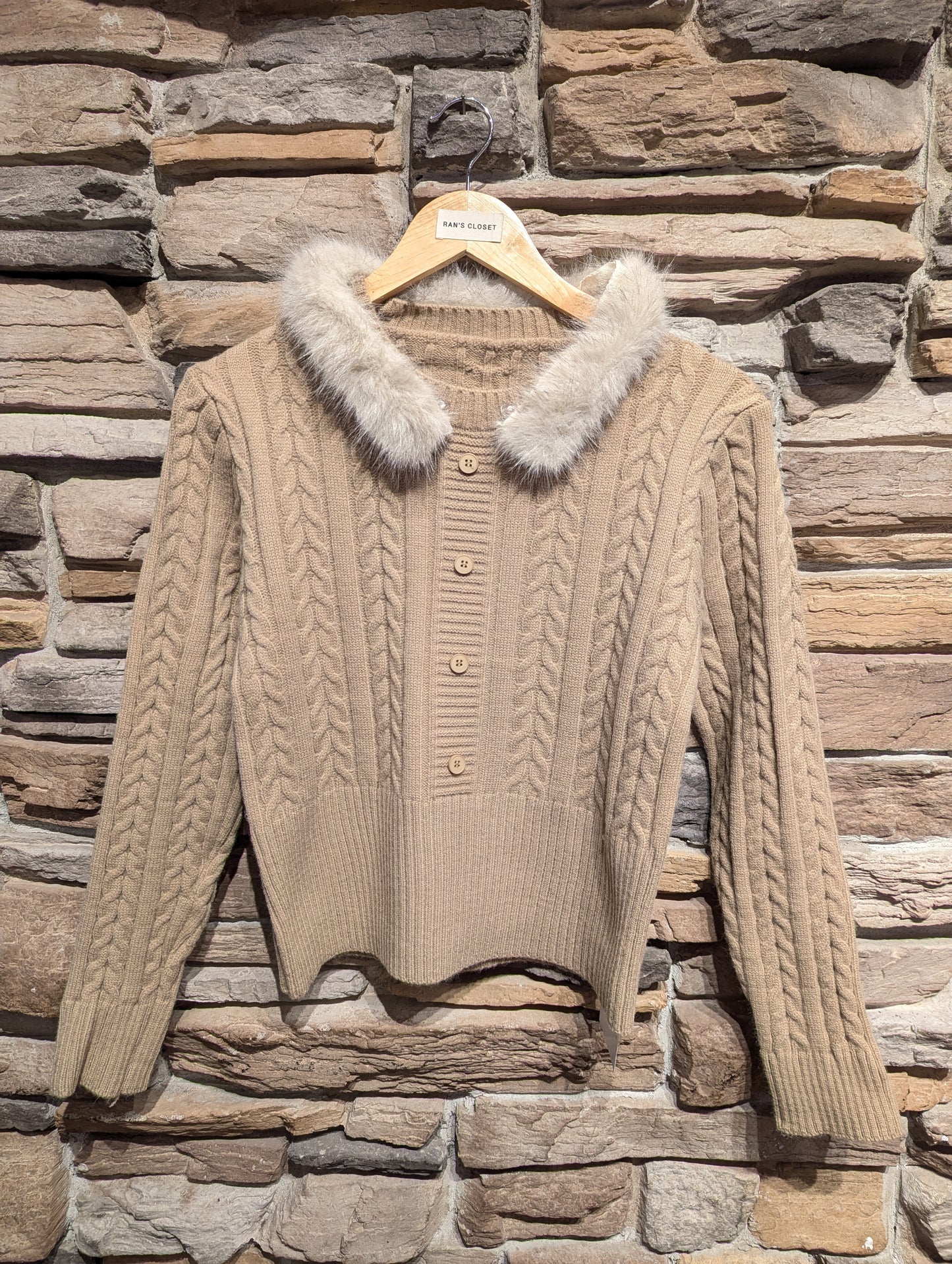 Fur trim Cable knit sweater