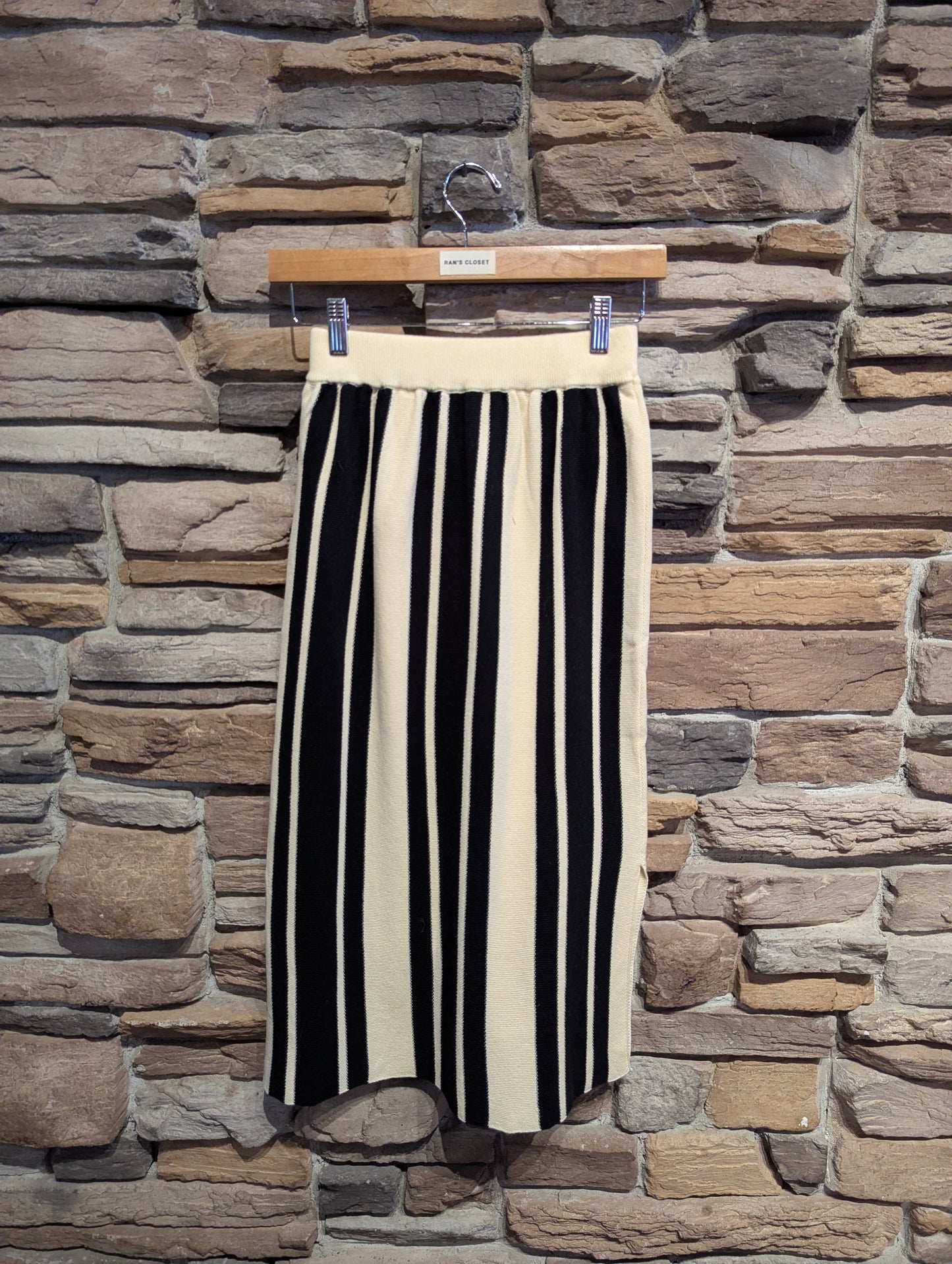 Vertical Stripe Skirt with Side Slit