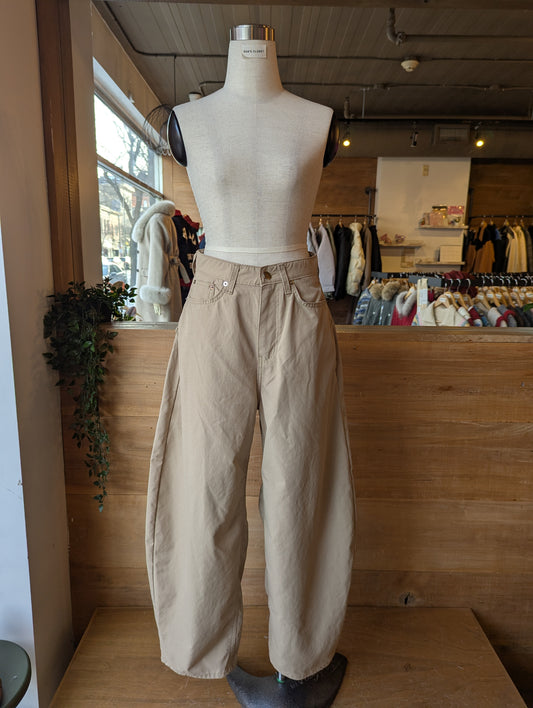 Embroidered pocket barrel Pants
