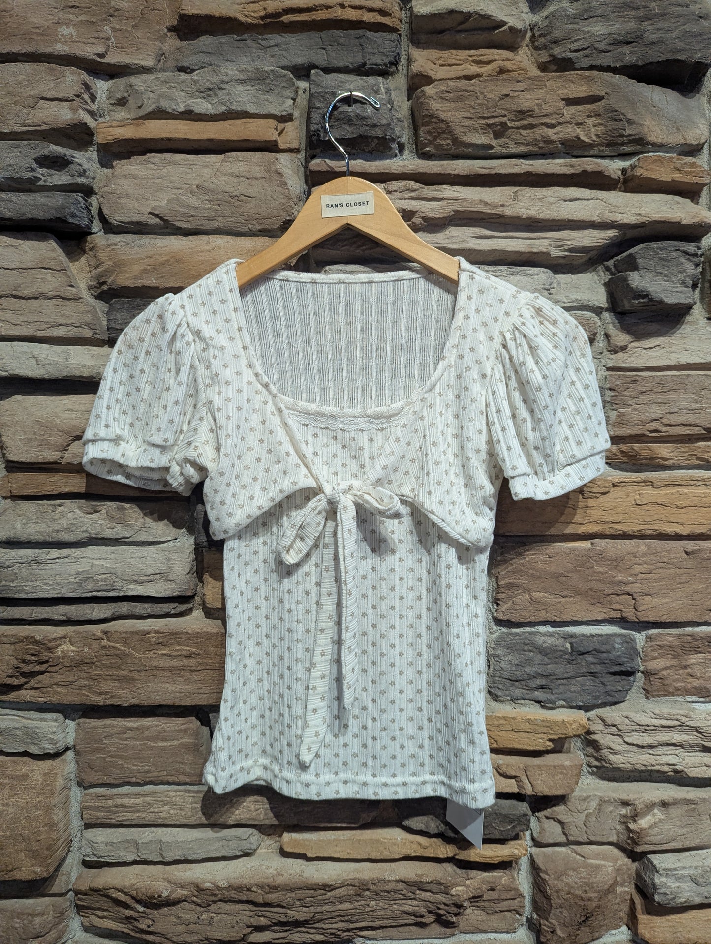 Clover Cottage Top