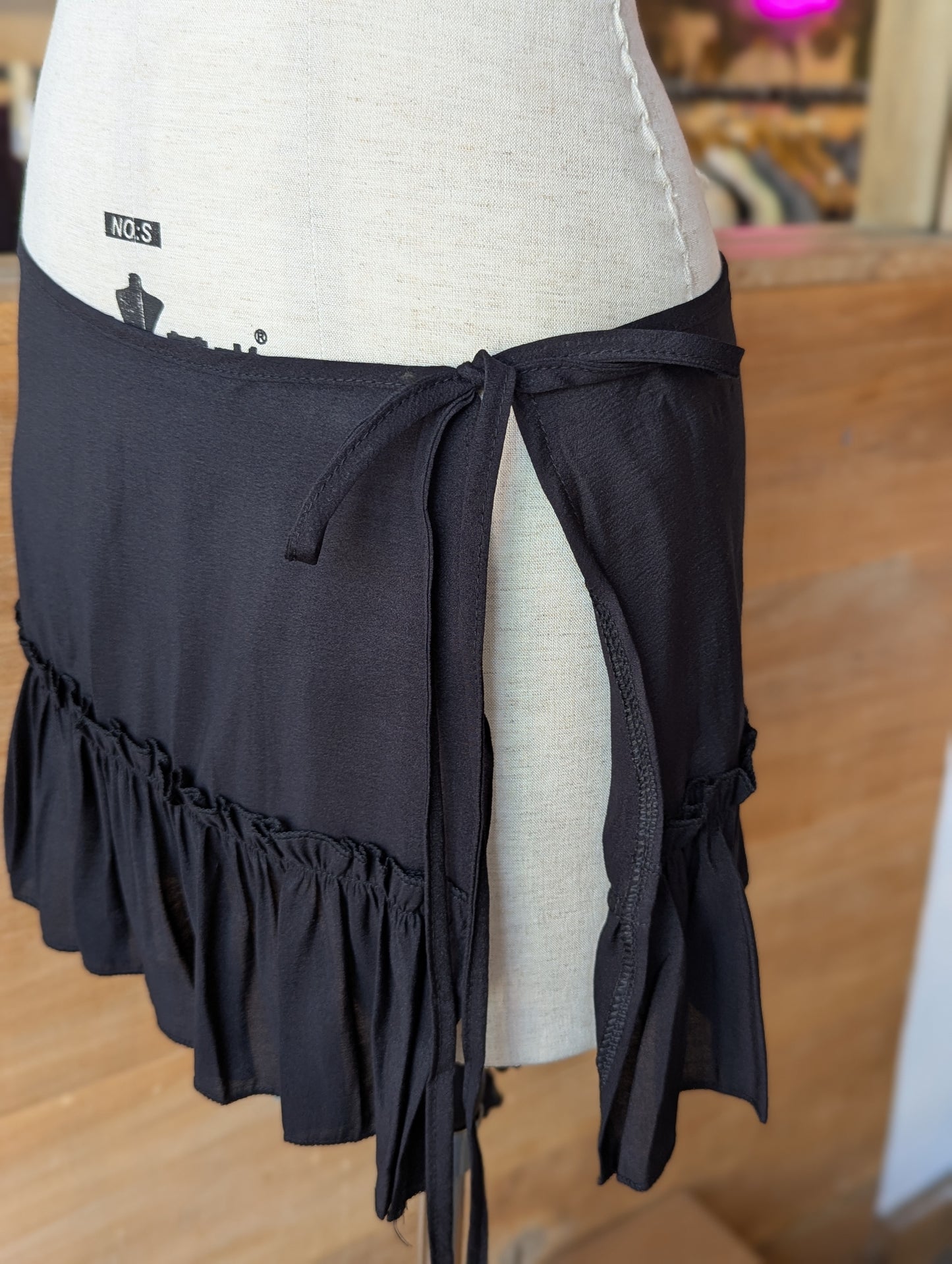 Éclipse Ruffle Wrap Skirt