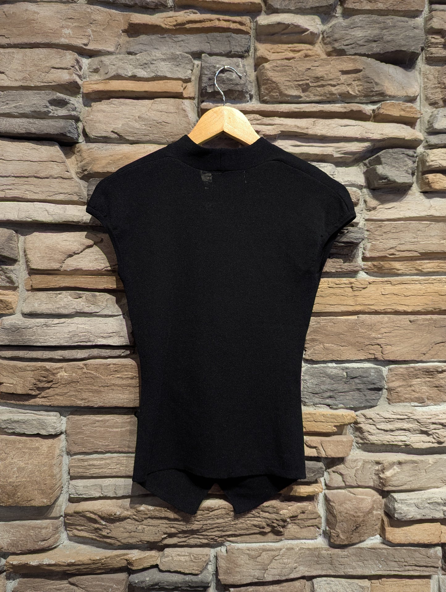 Minimal Sculpt Top