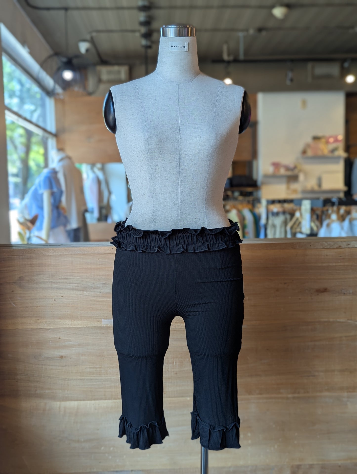 Ruffle Baby Capri