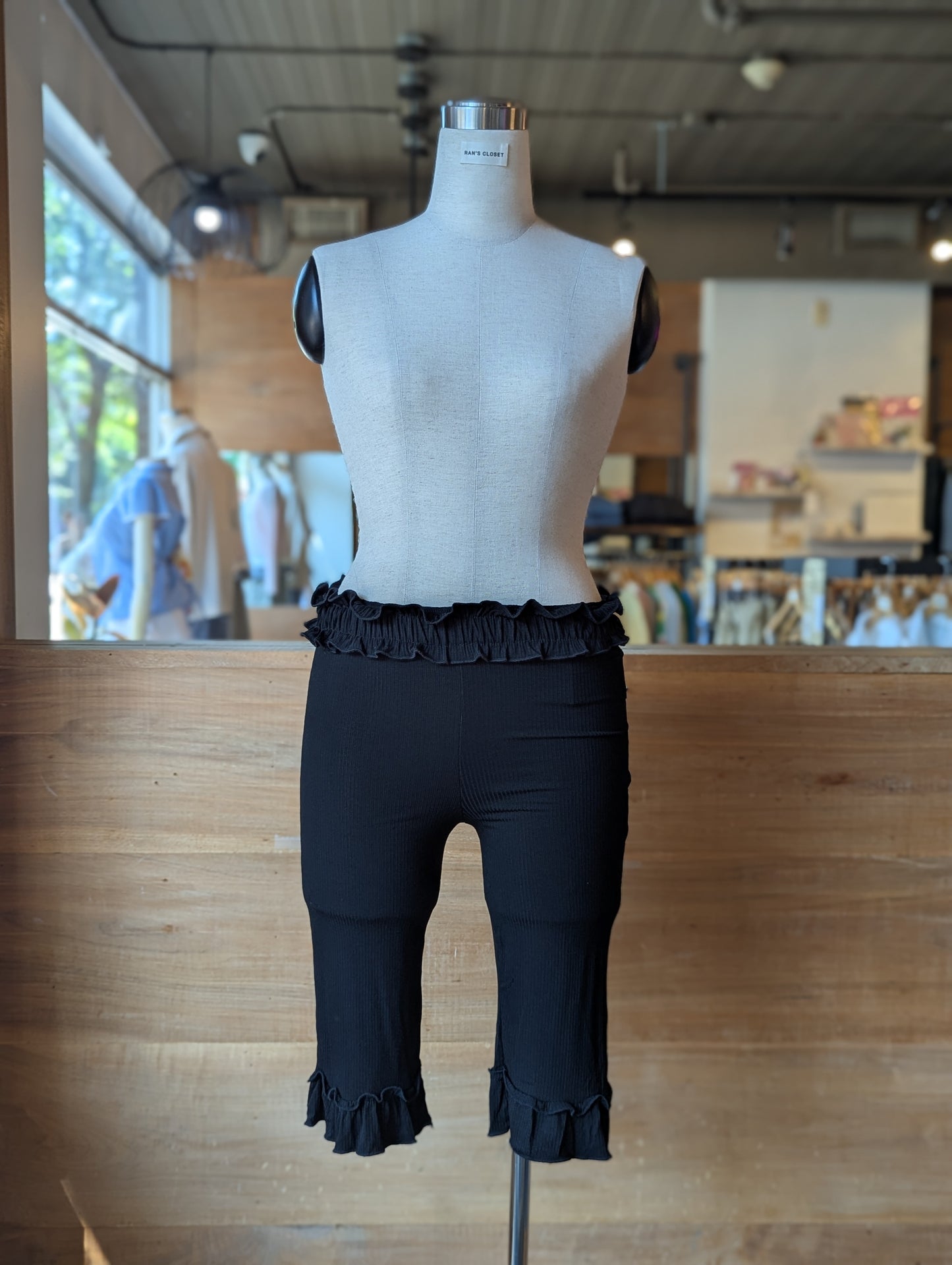 Ruffle Baby Capri