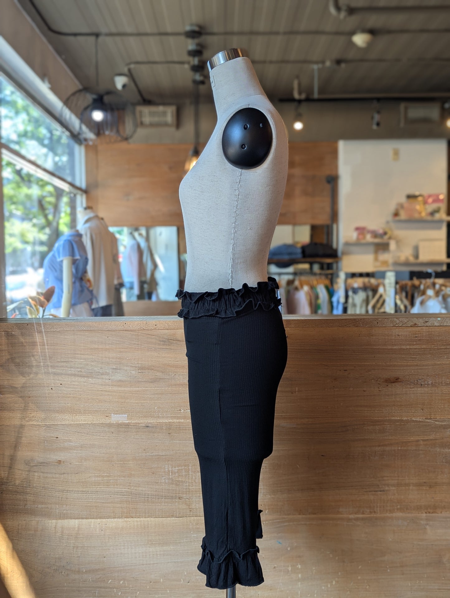 Ruffle Baby Capri