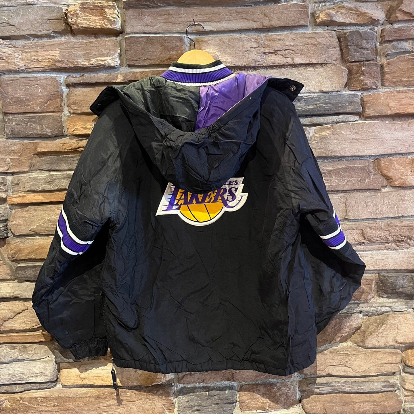 Los Angeles Lakers jacket sz medium vintage 2024