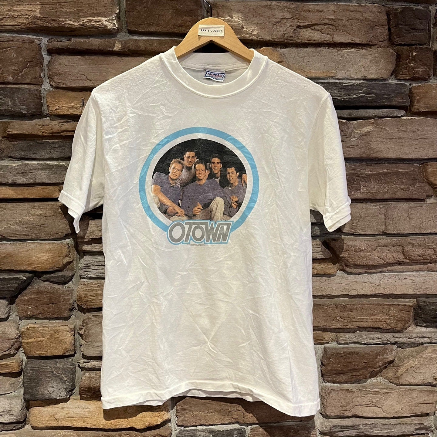 Vintage 2000 O-Town Boyband T-shirt | Vintage T-shirt | MTV Band O-Town Band T-shirt | Made in U.S.A | Youth Size XL | Sku: STQ-3446
