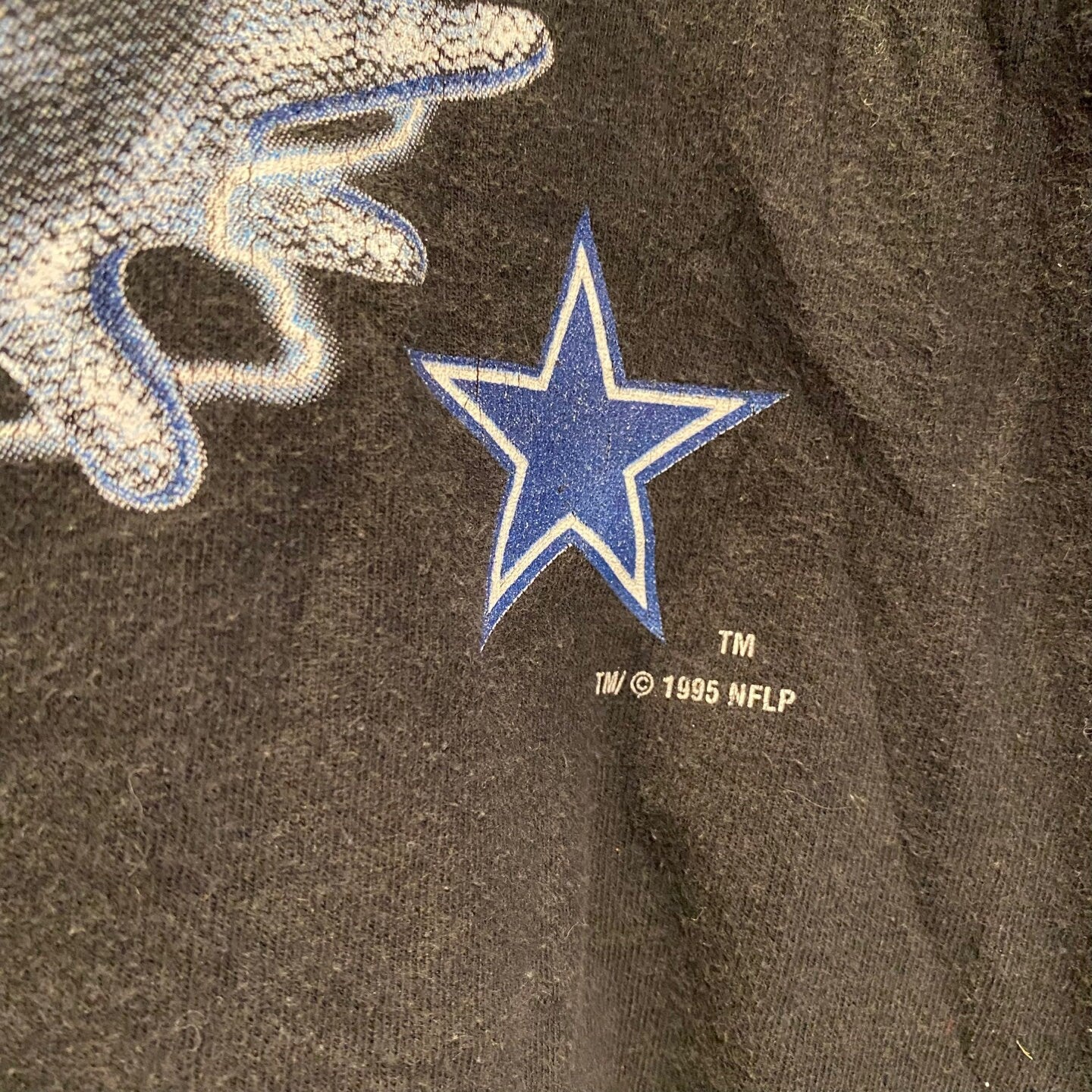 Vintage 1995 Dallas Cowboys Football NFL T-Shirt With Lightning Graphic | Vintage 90s Graphic Sports T-Shirt | Size L | STQ-3504