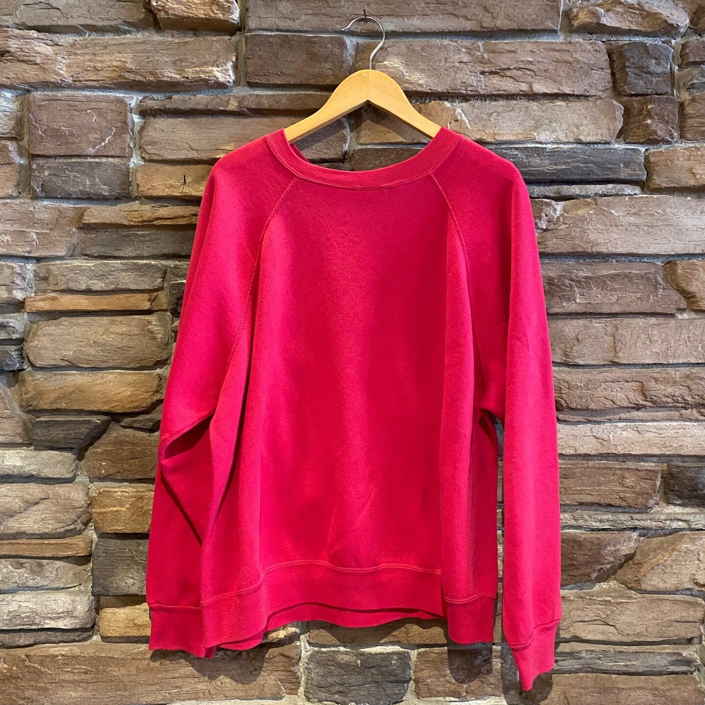 Vintage "Mel Tillis Theater" Magenta Pullover Sweatshirt | Vintage Sweatshirt | Branson Missouri | Country Singer | Size M | SKU: NPQ-2019