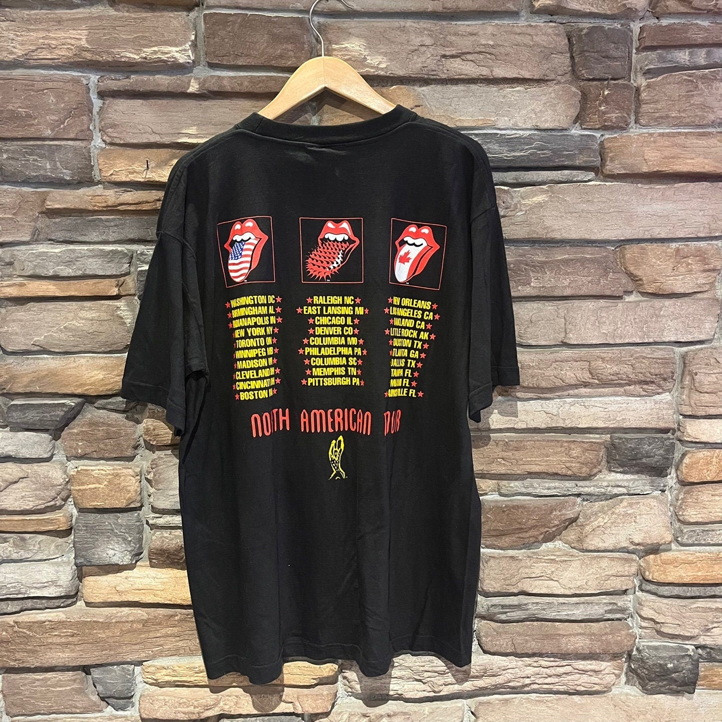 Vintage The Rolling Stones Voodoo Lounge World Tour 94/95 Graphic Band T-Shirt | Vintage Graphic T-Shirt | Size XL | SKU STQ-3082 |