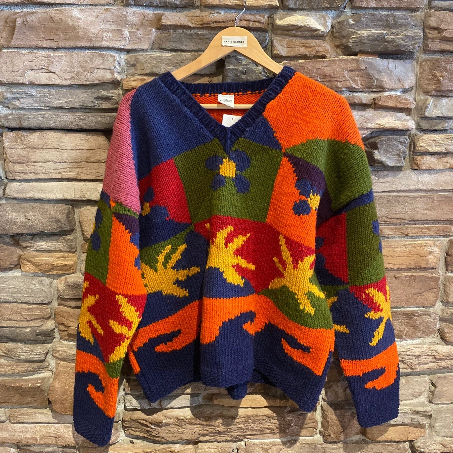 Vintage Las Americas Wool Colourful Sweater with Florals and Sun Motifs | Vintage Sweater | Knit Sweater | Wool Sweater | SKU STQ-3251 |