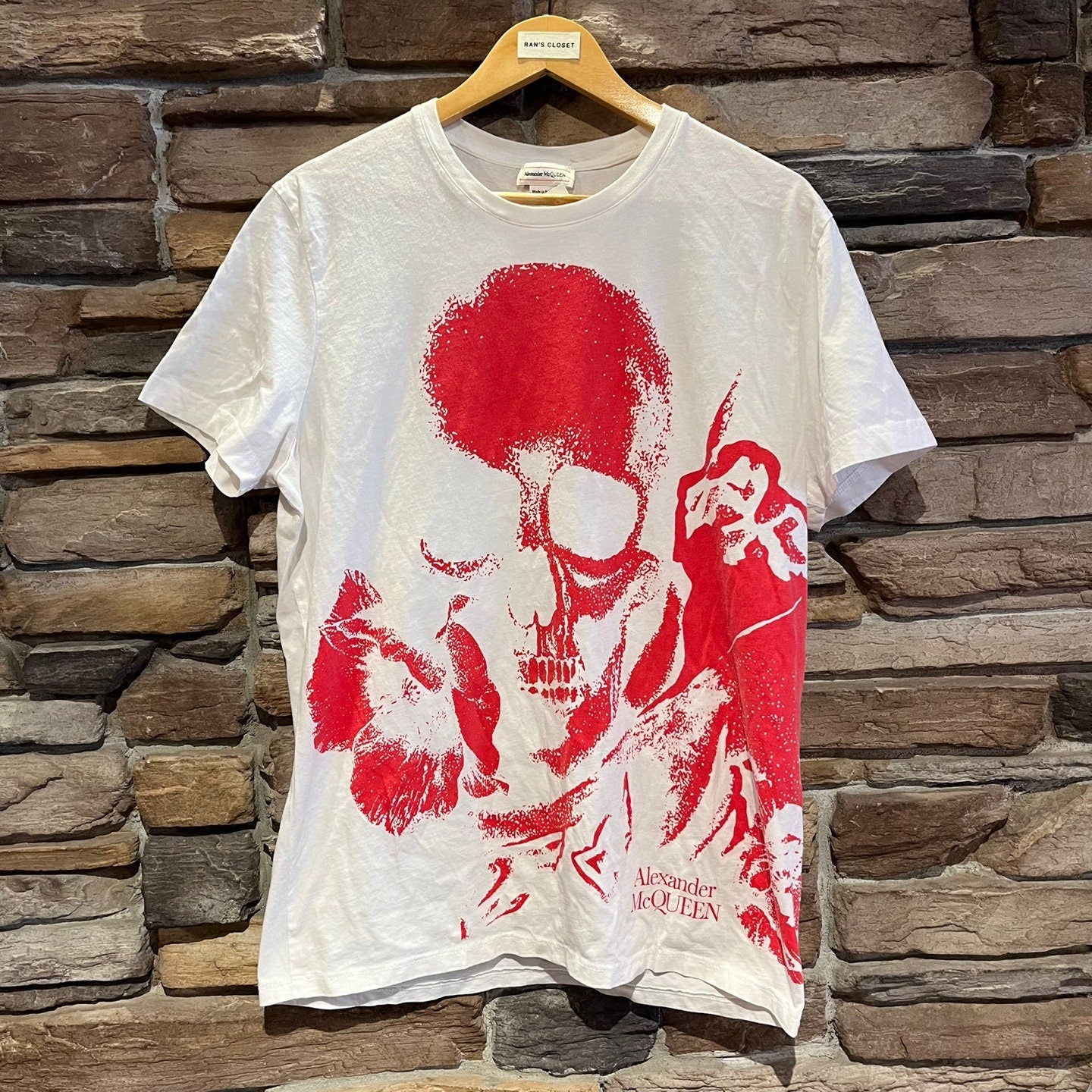 Alexander McQueen Red Skull Print T-shirt | Graphic T-shirt | Made in Italy | Alexander Mcqueen | Skull | Men's Size M | SKU: STQ-3313